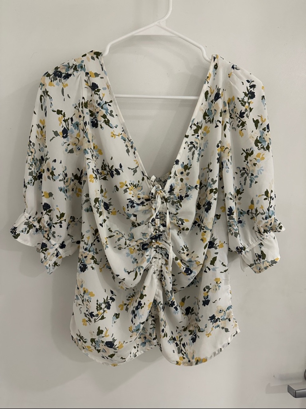 Abercrombie Floral Cinched Front Puff Sleeve Top